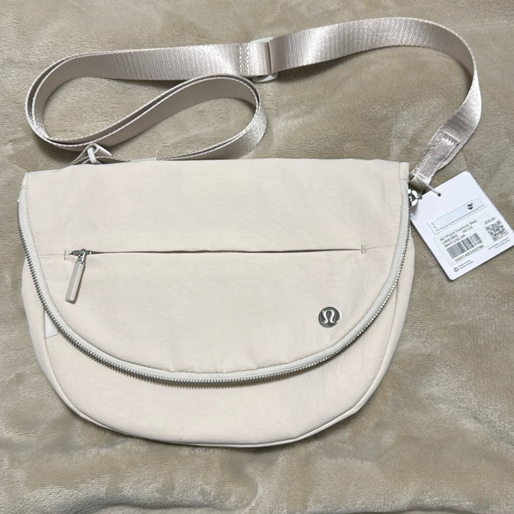 New Lululemon All night festival bag